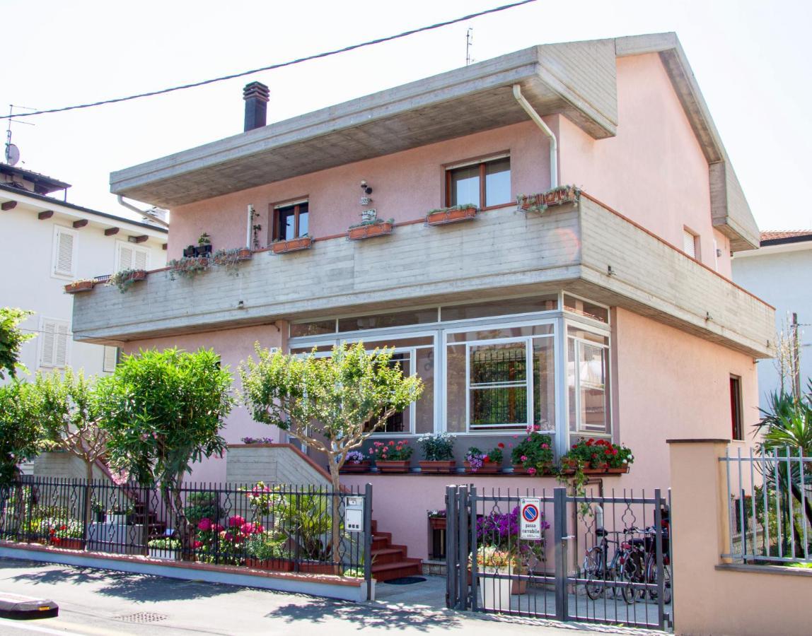 Residenza Palmina Apartman Rimini Kültér fotó
